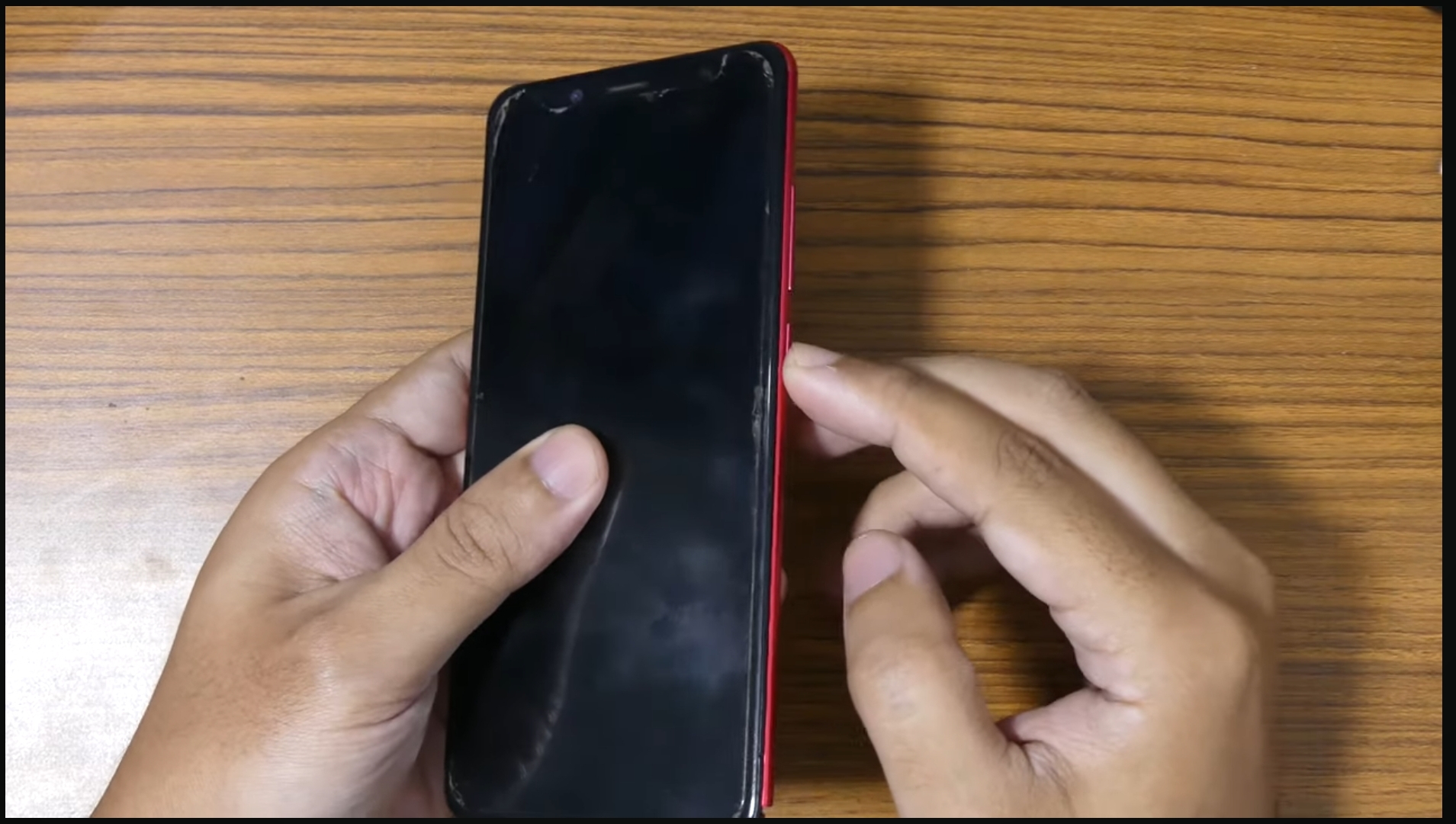 Cara Memperbaiki Tombol Power HP yang Susah Ditekan