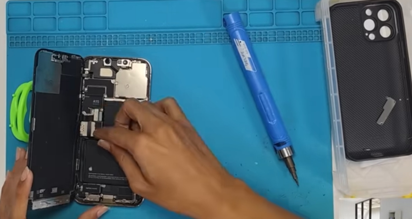 Tutorial Servis iPhone 13 Pro Max LCD Blank Putih: Panduan Lengkap dari Seorang Teknis