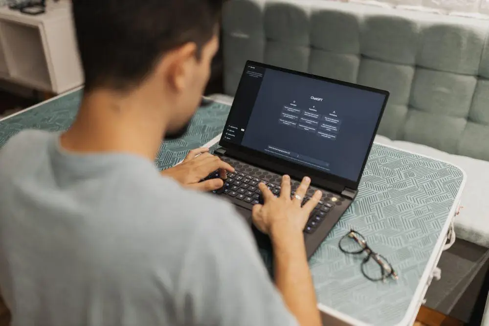 4 Cara Menggunakan AI untuk Brainstorming agar Ide Mengalir Tanpa Henti  4 Cara Menggunakan AI untuk Brainstorming agar Ide Mengalir Tanpa Henti